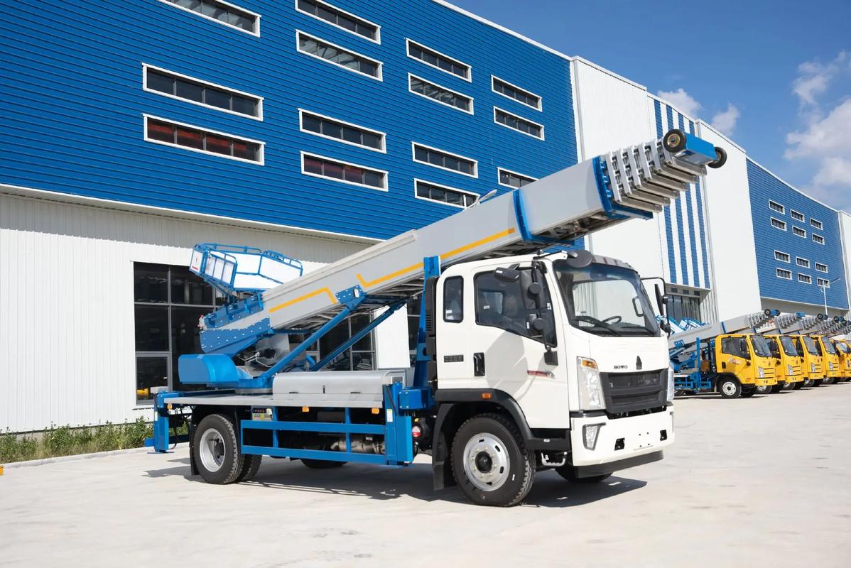 宜章出租云梯车高空作业车 建筑垃圾搬运