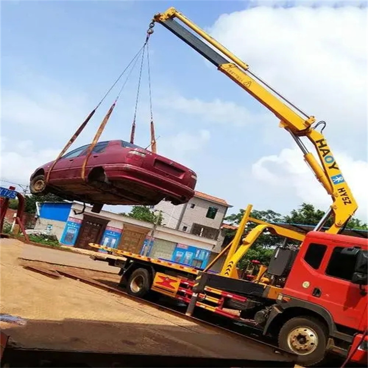 宜章吊车吊汽车的正确方法